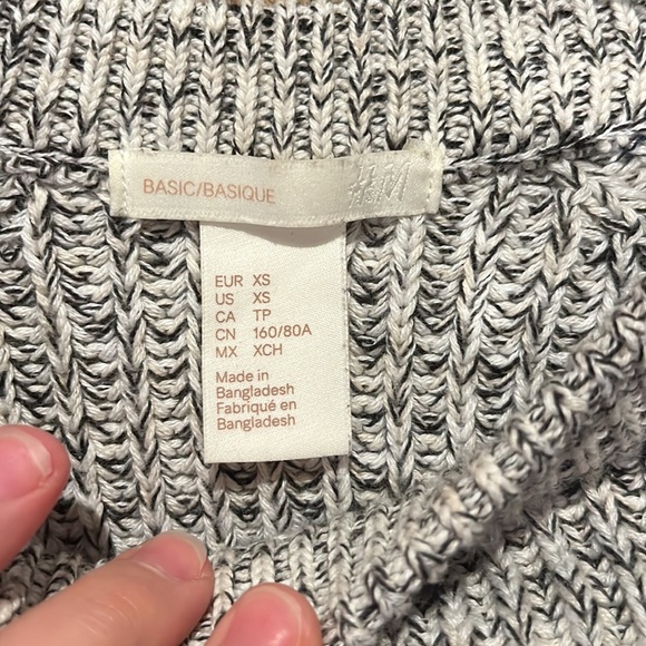 H&M sweater - Picture 4 of 5
